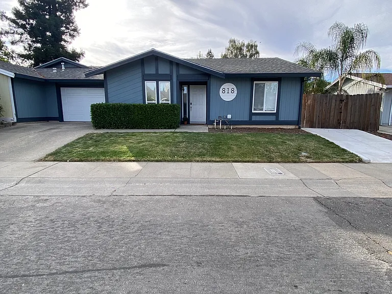 818 Portugal Way — Photo 12