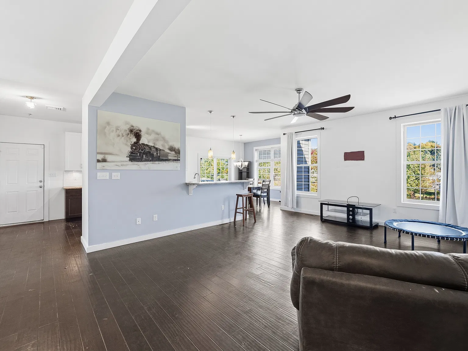 3 bed, 3359 sqft, $3,850 — Photo 3
