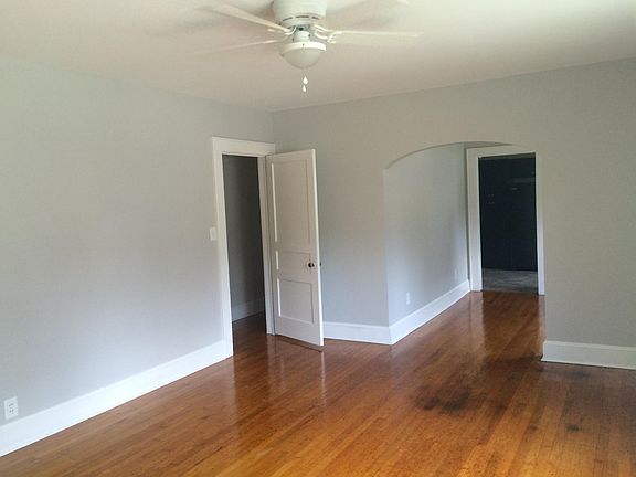 2nd image of 906 Colonial Ave