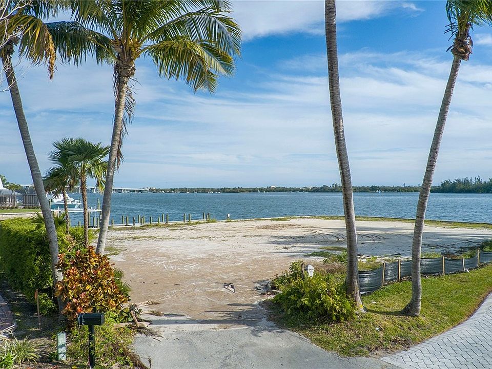 1st image of 3 Sailfish Rd