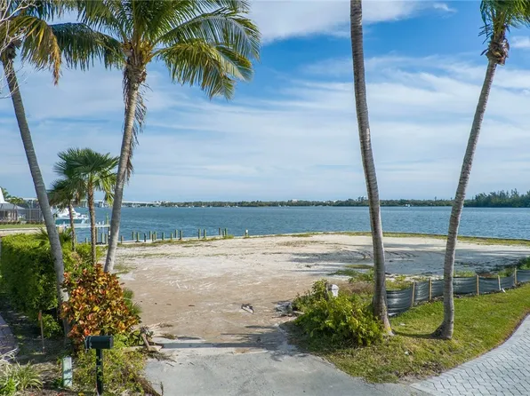 3 Sailfish Rd, Vero Beach, FL 32960