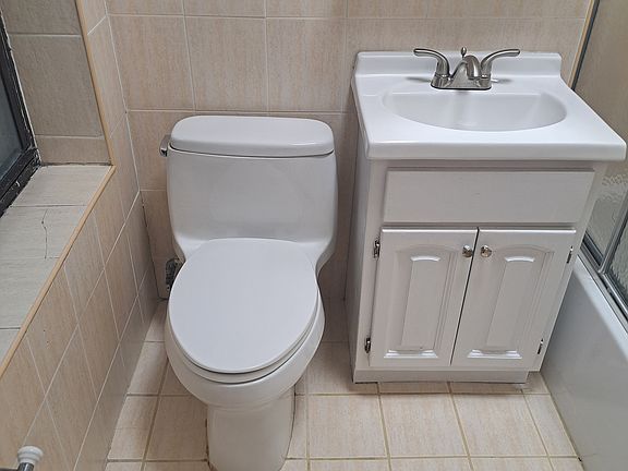 2nd image of 216 W 100th St APT 723