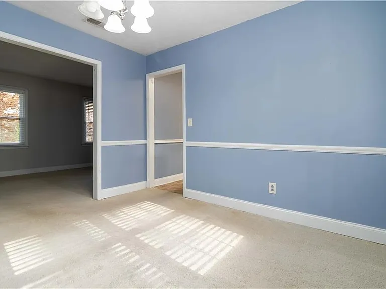 888 Chartley Dr SW — Photo 16