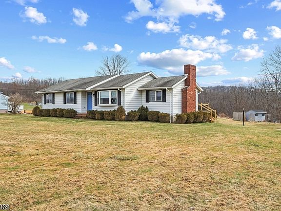 2nd image of 205 Old Clove Rd