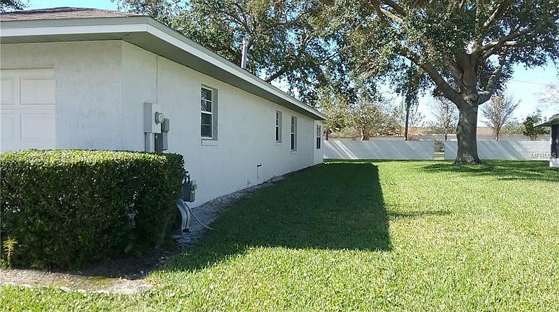 1st image of 1529 Oakview Cir