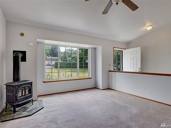 3rd image of 27197 Meadow Cir NE