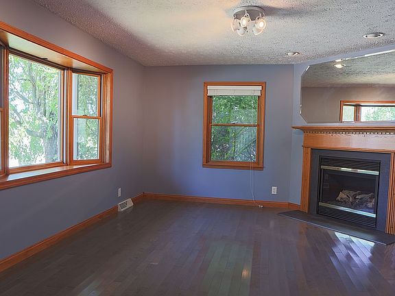 3rd image of 101 W Chippewa St