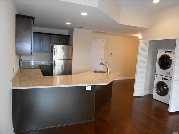 4th image of 191 7th St APT 205