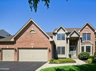 1714 Moorland Ln, Crystal Lake, IL 60014