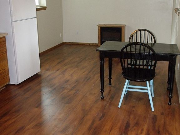 table and chairs not available