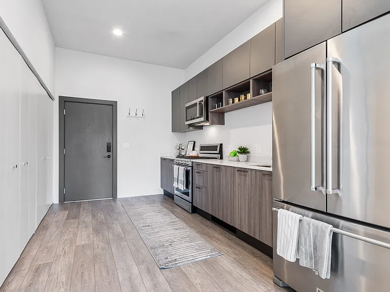 853 N Larrabee St — Photo 13