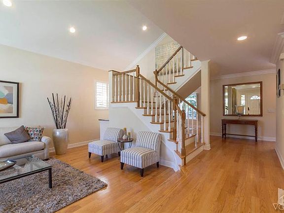 5th image of 785 Oak Branch Dr