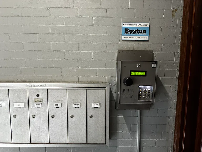 8 Battery St #6 — Photo 17