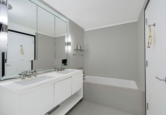 5th image of 55 Wall Street Ct #H-940