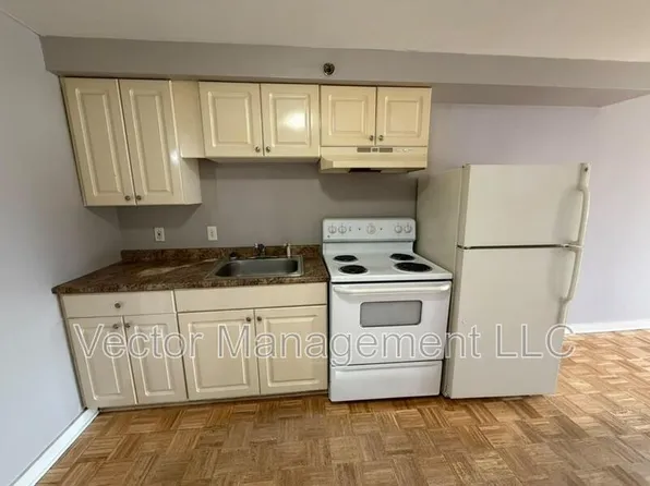 1349 Dixwell Ave, Hamden, CT