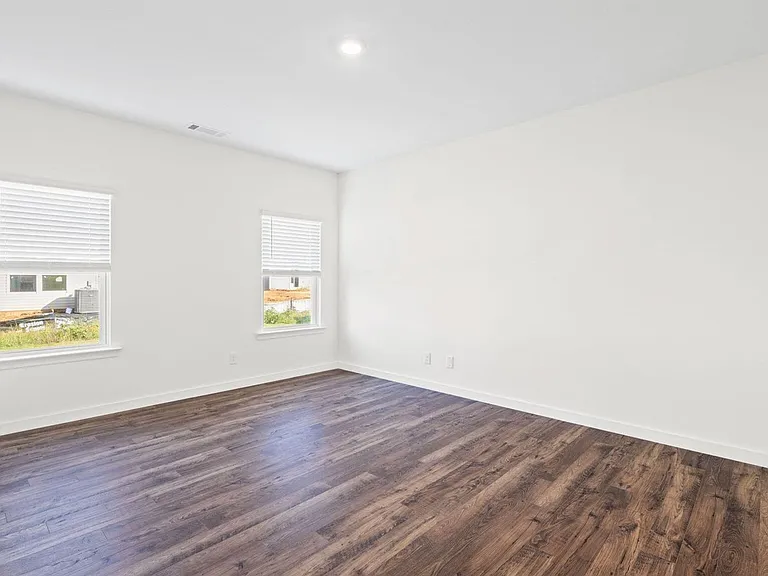 3729 Hawks Creek Dr — Photo 14