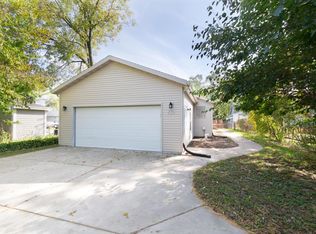 W346N5272 Elm Ave, Okauchee, WI 53069