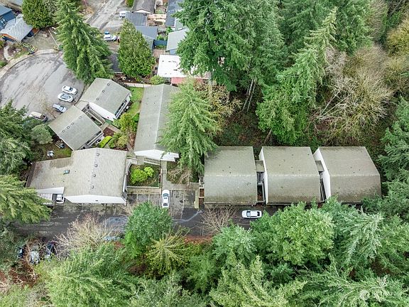3rd image of 1714 Evergreen Park Court SW