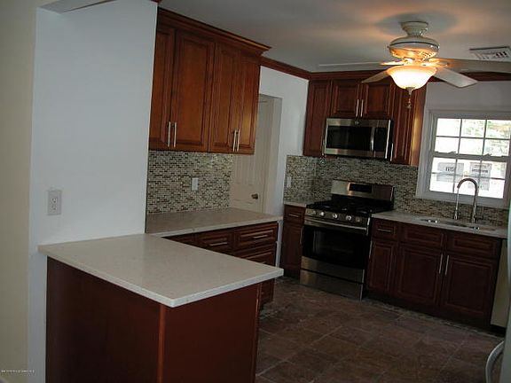 5th image of 813 Regency Ct