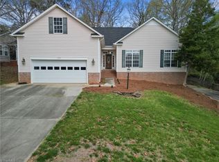 7730 Abington Dr, Kernersville, NC 27284