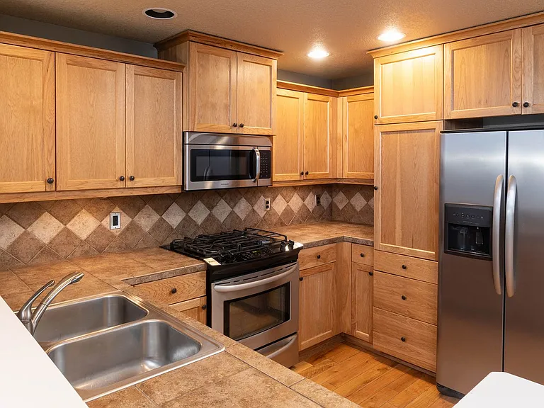 20285 Schaeffer Dr — Photo 12