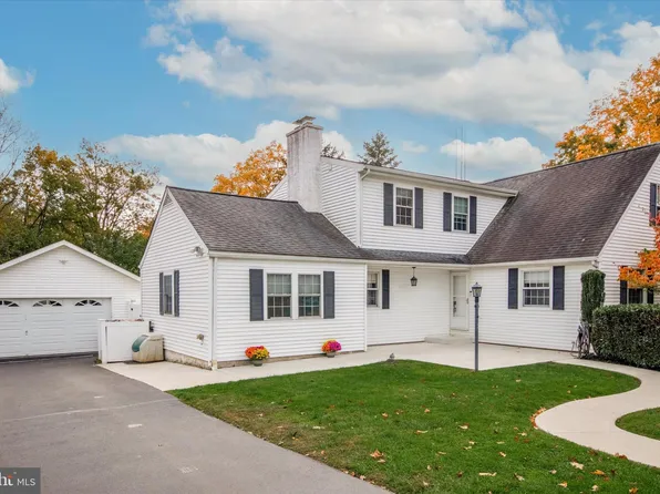 117 Village Dr, Feasterville Trevose, PA 19053