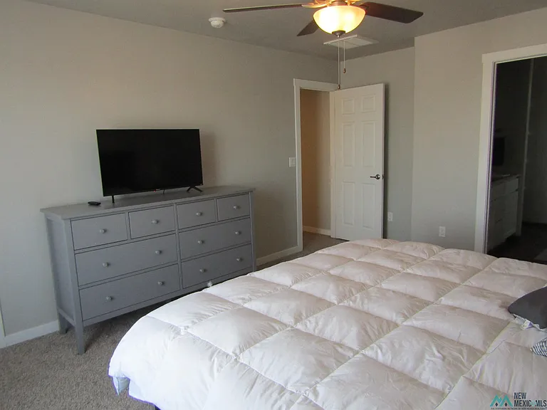 2404 W Briscoe Ave — Photo 24