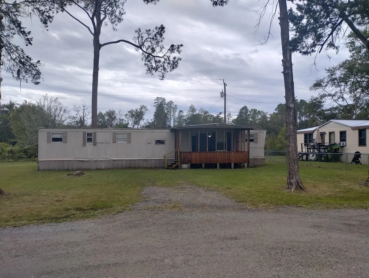 Building Photo - 154 NW Deer Run Gln