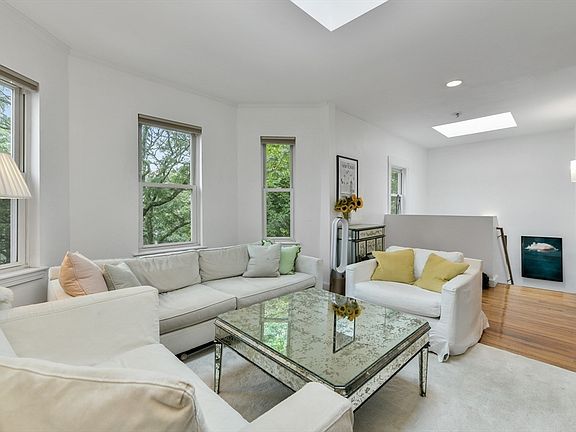 2nd image of 174 Putnam Ave #3