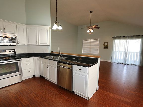 5th image of 7104 W Country Club Dr