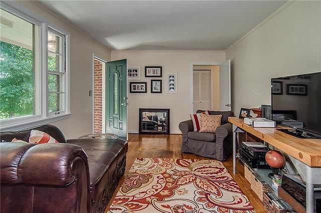 2nd image of 717 Greymont Dr