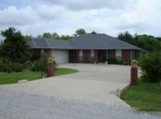 22011 Pebble Dr, Whitney, TX 76692