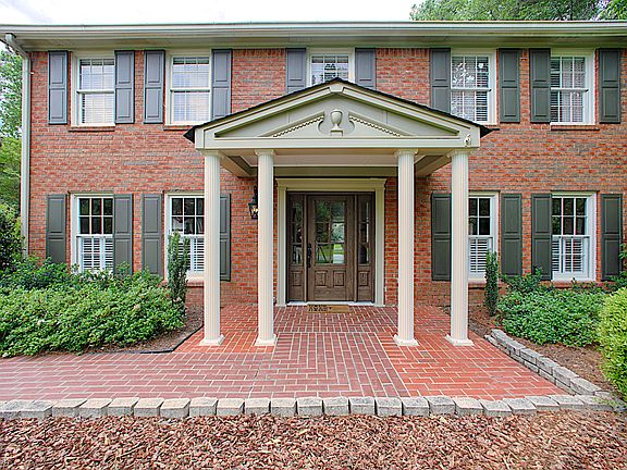 2nd image of 2424 Chestnut Springs Trl