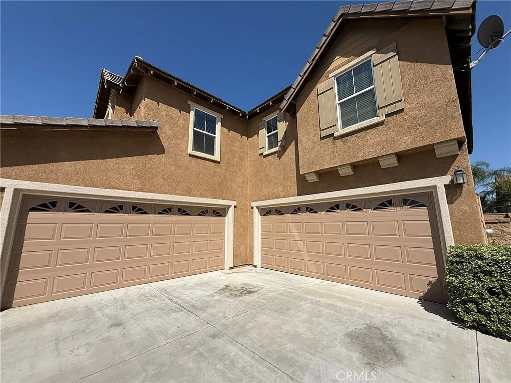 7 bed, 3770 sqft, $4,400 — Photo 3