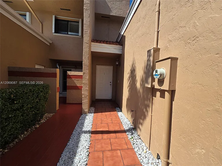 12025 S Las Palmas Dr #12025 — Photo 3