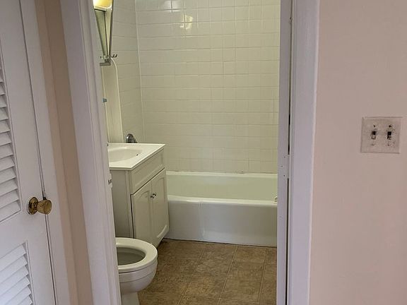 5th image of 118 Dustin St #36