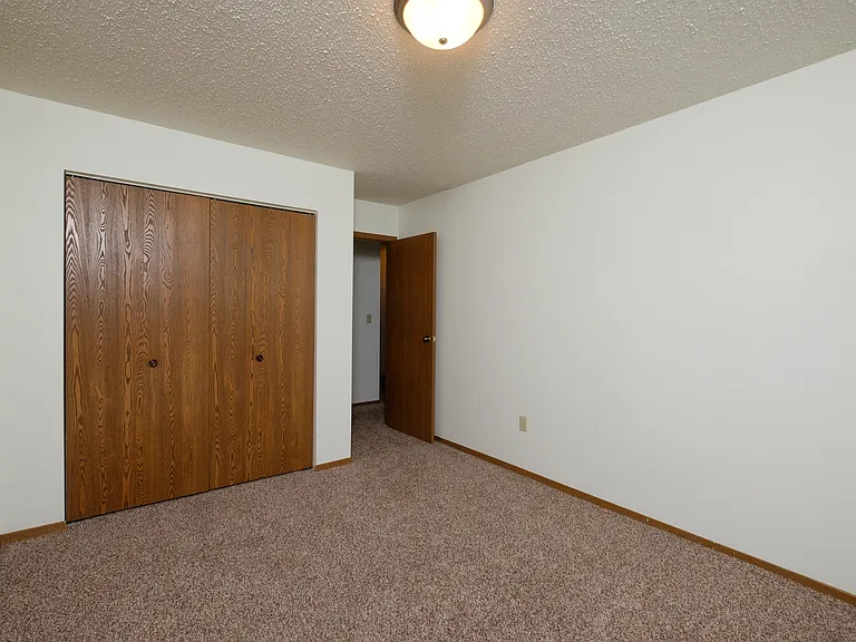Fargo, ND Dynasty Apartments | Bedroom