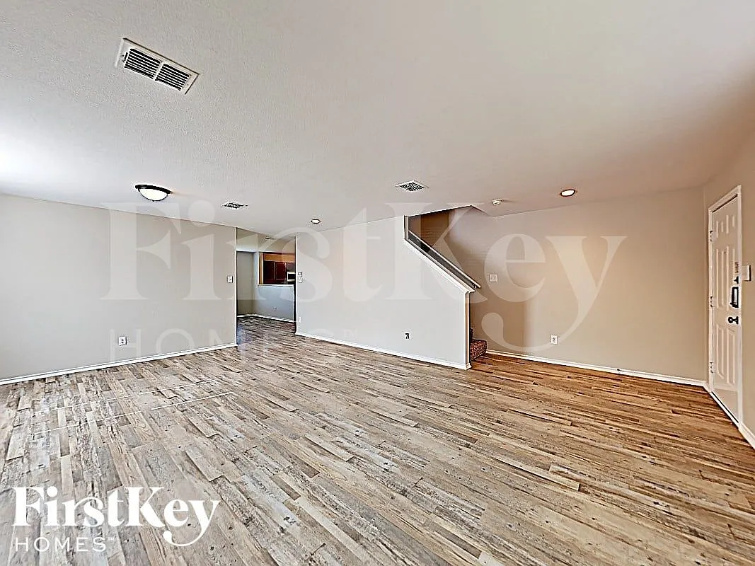 Building Photo - 2801 Spencer Cir