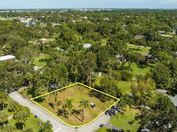 1705 45th Avenue, Vero Beach, FL 32966