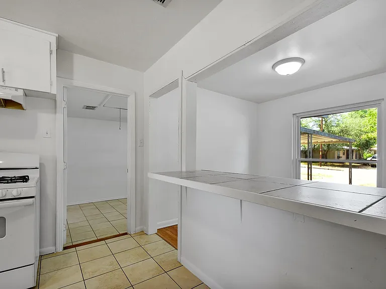 430 Beryl Dr — Photo 10