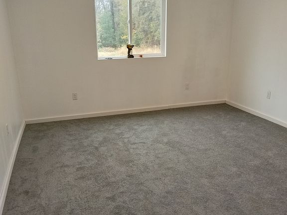 5th image of 68 Country Ln