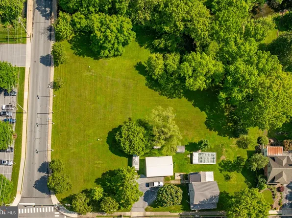 601 E Main St, Lititz, PA 17543
