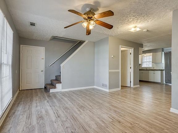 3rd image of 1247 Pinedale Cir NW