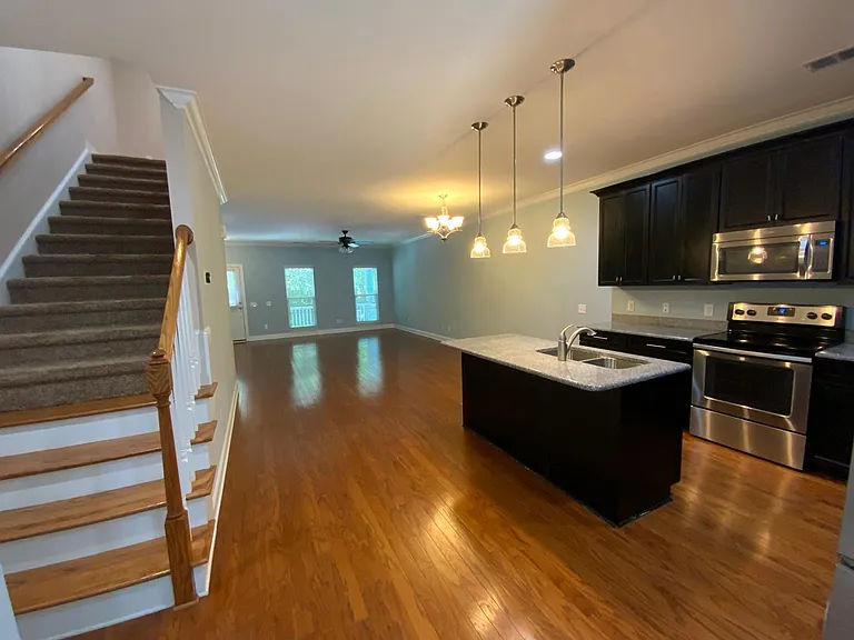 10220 Vanguard Pkwy — Photo 11