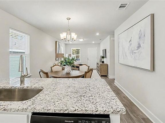 5th image of 8627 The Pines Of Dawes Dr