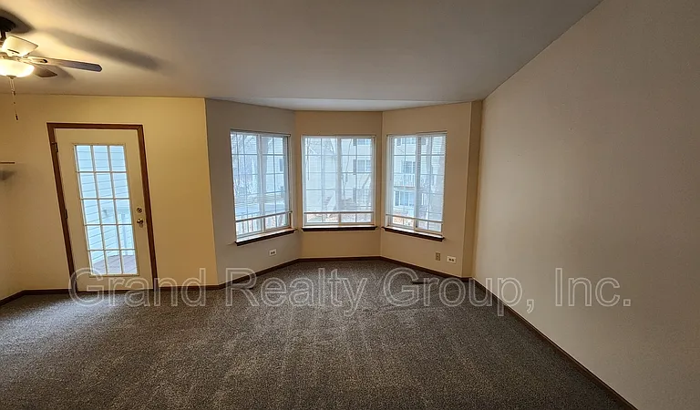 277 W Treehouse Ln — Photo 6
