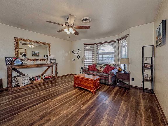 5th image of 1417 W Broadway Ave