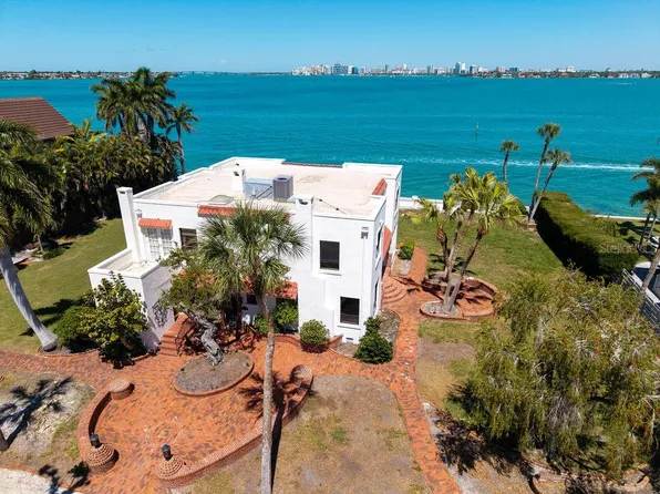 679 Norsota Way #7, Sarasota, FL 34242