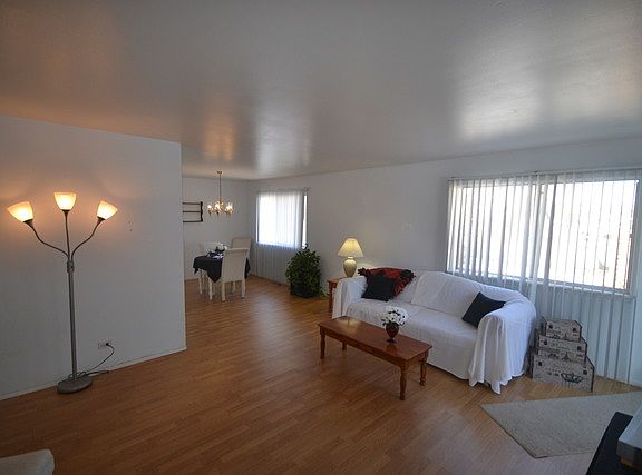 3rd image of 1826 Williamsburg Dr