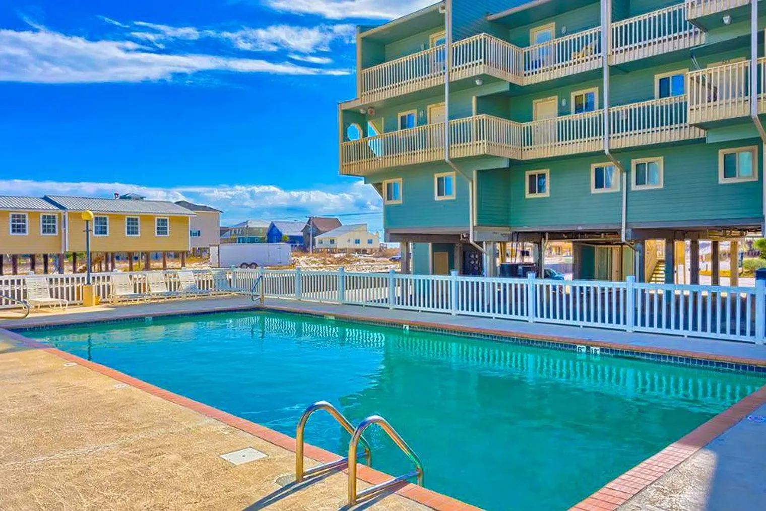 2 bed, 3.0 bath, 699 sqft, $3,284 — Photo 4